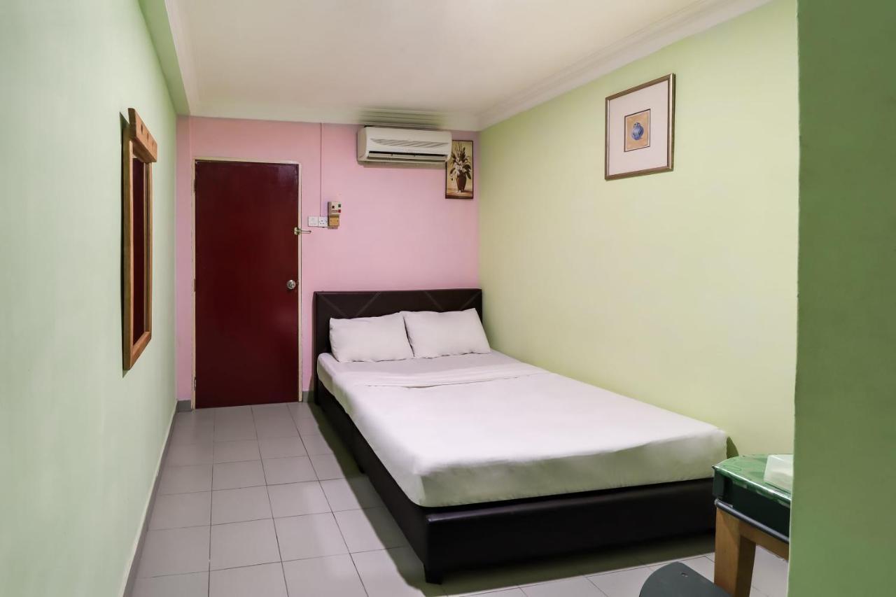 Oyo 89584 Hotel Sahara Kuala Kubu Bharu Exterior foto